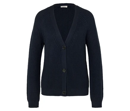 Marineblaue Strickjacke mit drei Knöpfen.