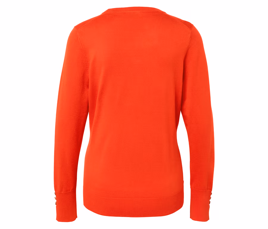 Rückansicht eines orangefarbenen Langarmpullovers.