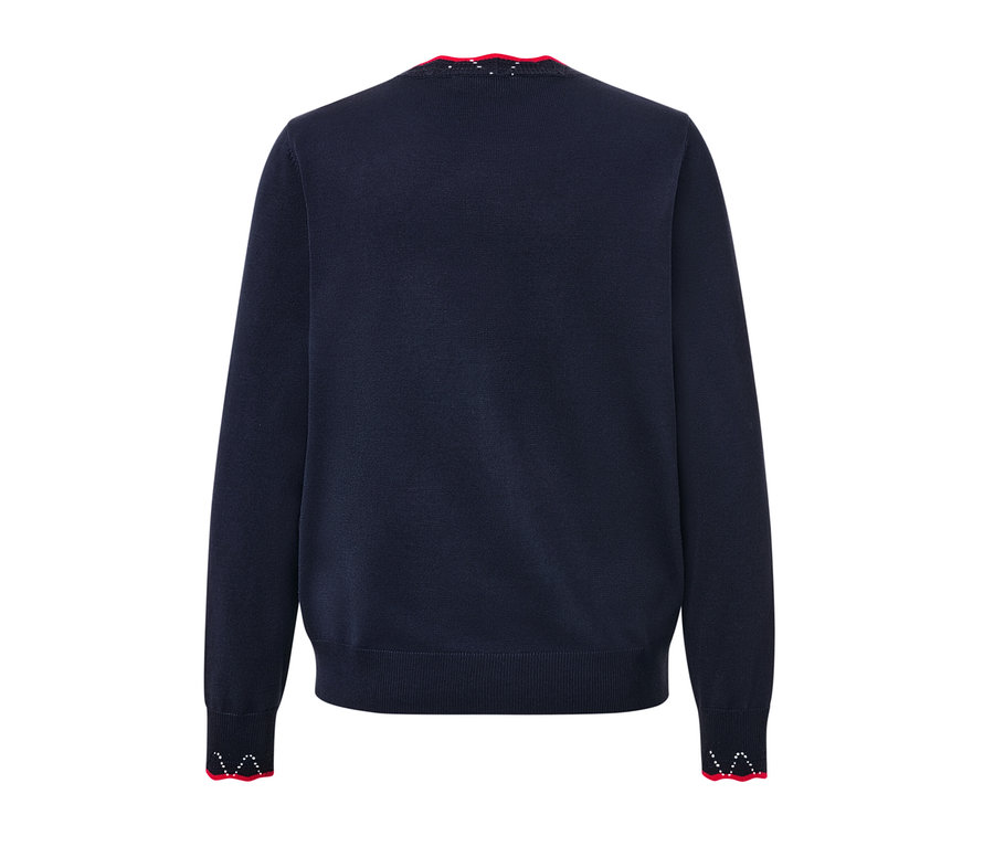 Dunkelblauer Feinstrick-Cardigan mit rotem Wellenkanten-Detail am Ausschnitt und an den Ärmeln.