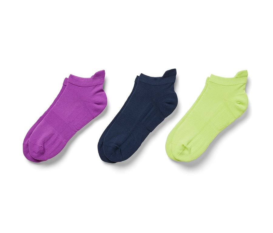 Drei Paar Funktions-Sportsocken in Violett, Lime und Dunkelblau.