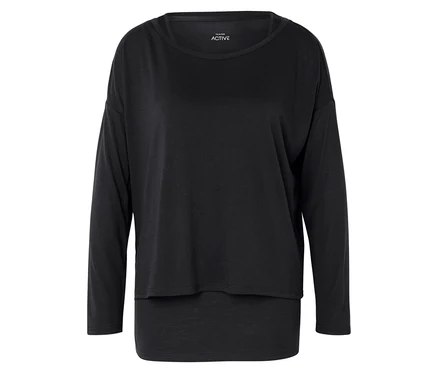 Schwarzes Langarmshirt.
