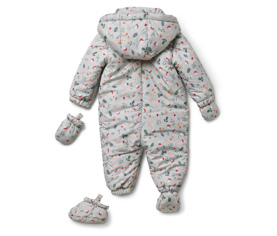 Baby-Overall mit durchgehendem Muster, Handschuhen und Schuhen.
