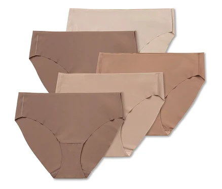Sechs Damenslips in verschiedenen Nude-Tönen liegen übereinander.