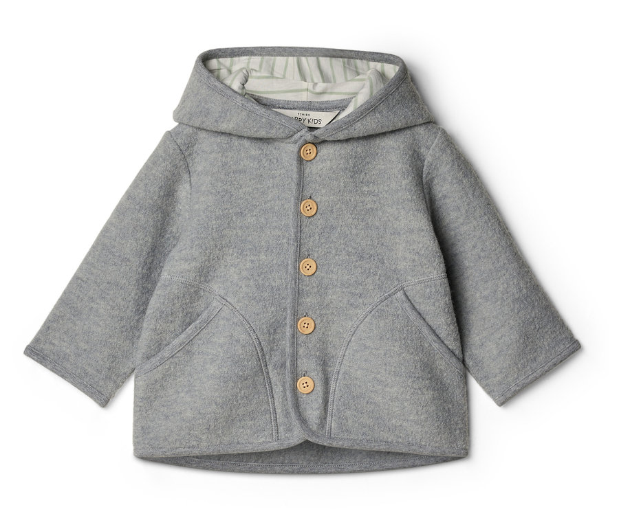 Graue Kinderjacke mit Kapuze, Knopfleiste und Taschen auf weißem Hintergrund.