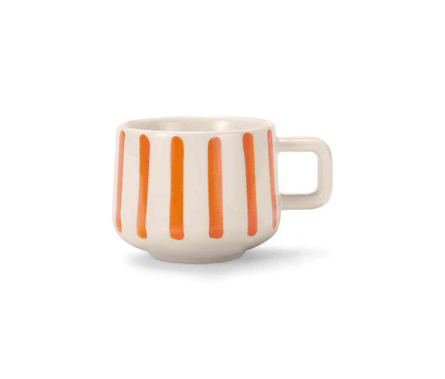 Eine cremefarbene Espressotasse mit vertikalen orangefarbenen Streifen und einem Henkel rechts.