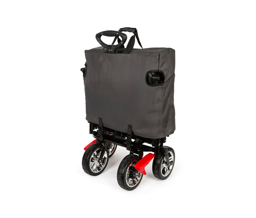 Der small foot Bollerwagen mit Dach und Regencover ist abgedeckt.