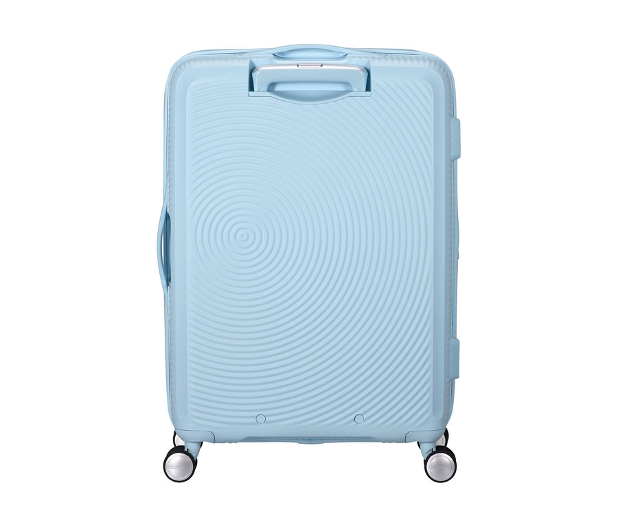 American Tourister Soundbox Spinner Hartschalen-Koffer in Pastellblau, mittel, mit vier Rollen und strukturiertem Design.