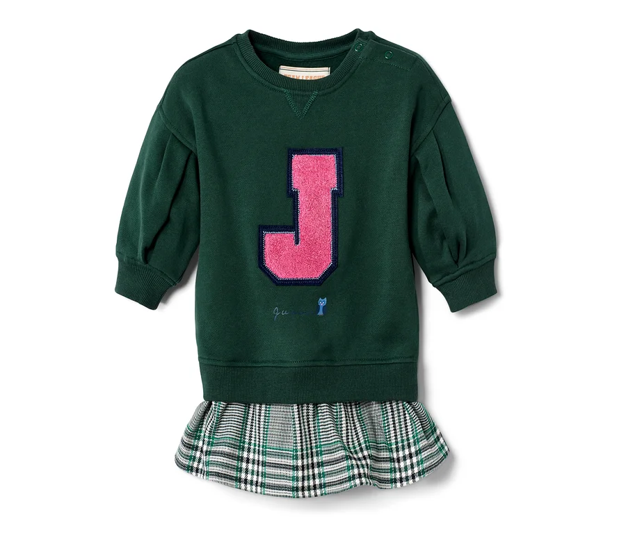Grünes Kleid mit Karorock und einem rosa J.