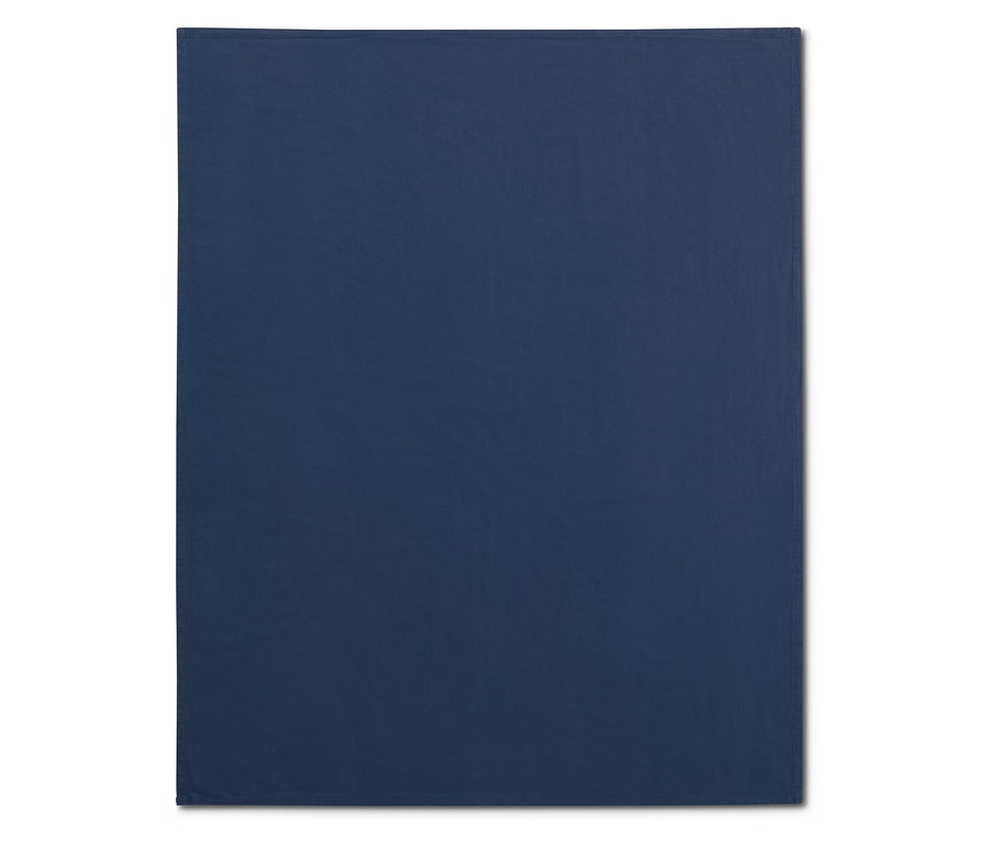 Detailansicht einer marineblauen Tischdecke aus Leinenmischung.