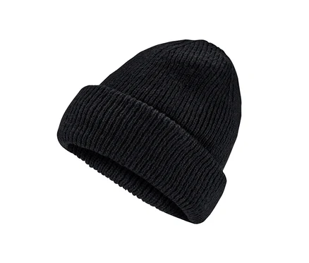 Schwarze Strickmütze.