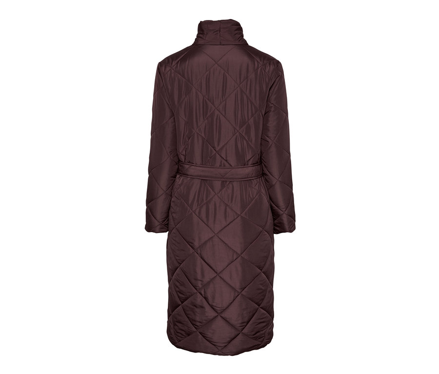 Bordeauxroter Steppmantel, Rückansicht.