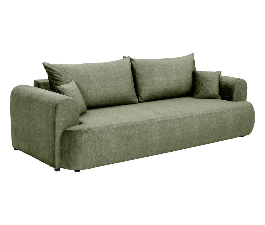 Ein grünes Sofa mit mehreren Kissen steht vor einem weißen Hintergrund.