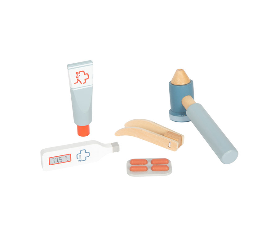 Spielzeug-Arztinstrumente aus der small foot Notarzttasche: hellblaue Tube, Thermometer (37,5 °C), Holzpinzette, Stethoskop und orangefarbene Pillen.