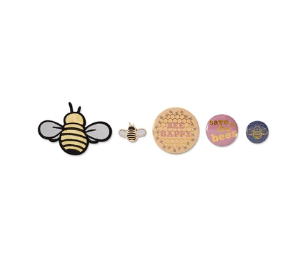 Anstecker-und-Bügelbild-Set »Biene« mit Bienen-Aufnäher und drei Ansteckern.