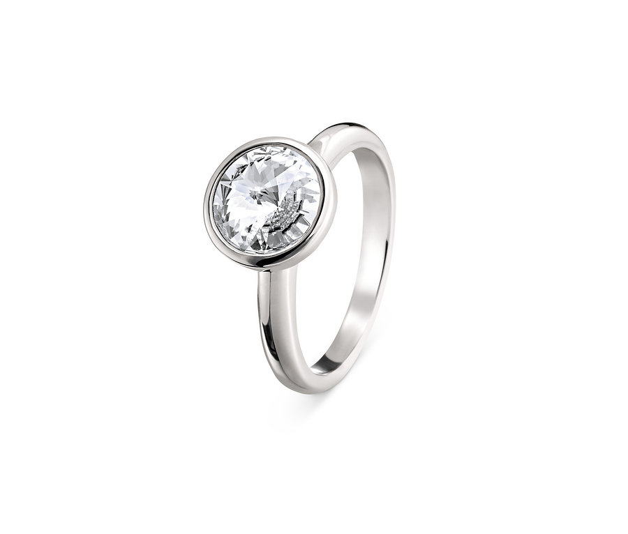 Silberner Ring veredelt mit Kristallen von Swarovski®.