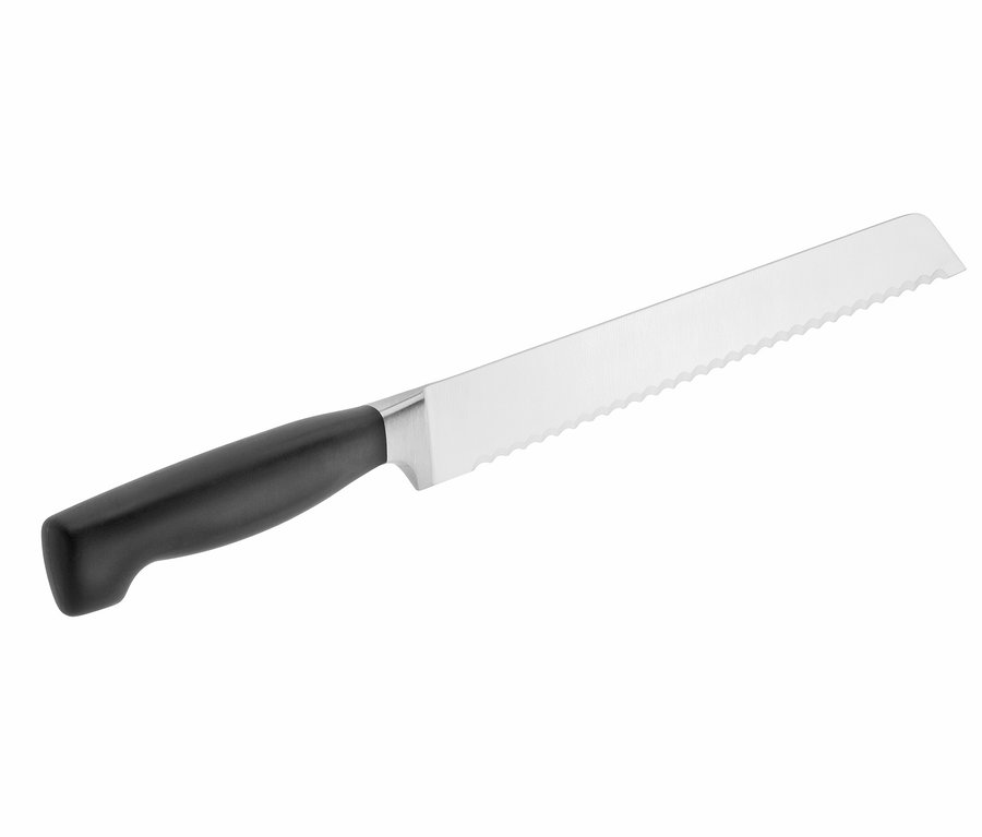Ein ZWILLING Brotmesser mit schwarzem Griff liegt auf einem weißen Hintergrund.