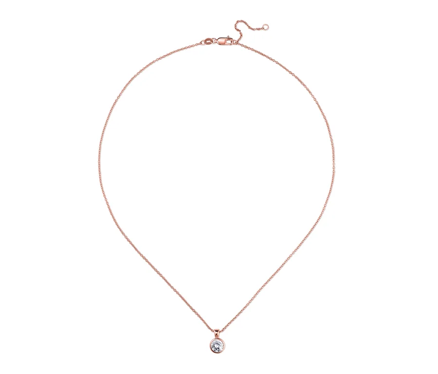 Detailaufnahme einer rosévergoldeten Solitär-Silberkette mit Zirkonia.