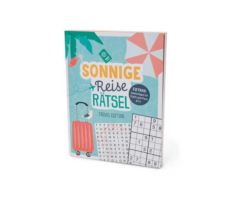 Ein Buchcover mit Rätseln zum Thema Reisen, mit einem Koffer, Strandmotiv und den Worten 'Sonnige Reise Rätsel'.