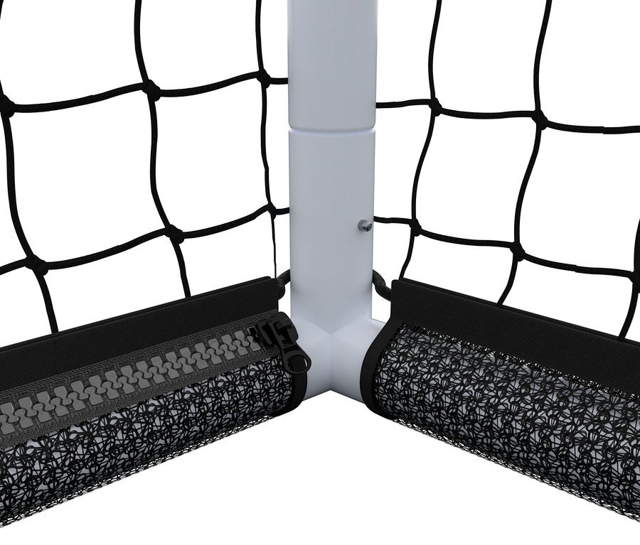 Detail einer Ecke des HUDORA Fußballtors »Pro Tect 300 Advanced« mit schwarzem Netz und weißer Konstruktion.