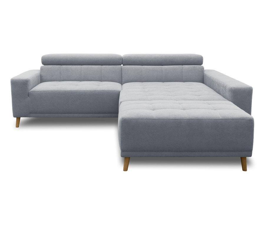 Helles graues L-förmiges Sofa mit getufteten Sitzen, verstellbaren Kopfstützen und Holzbeinen.