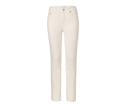 Cremeweiße Slimfit-Jeans auf weißem Hintergrund.