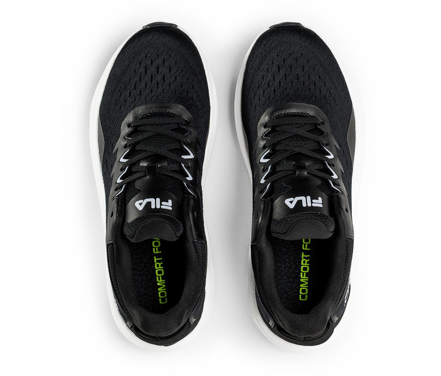 Ein Paar FILA Retron Herren-Sneaker in Schwarz-Weiß, von oben gesehen. Die Sneaker haben ein schwarzes Mesh-Obermaterial und weiße Sohlen.