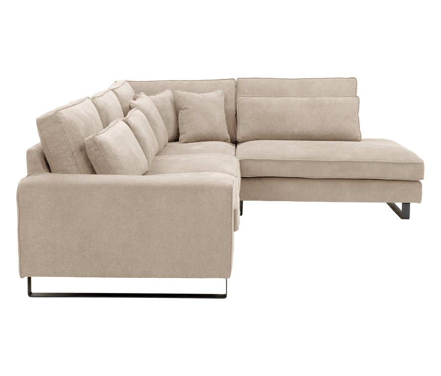 Beige Eckcouch mit Kissen auf schwarzem Metallrahmen.