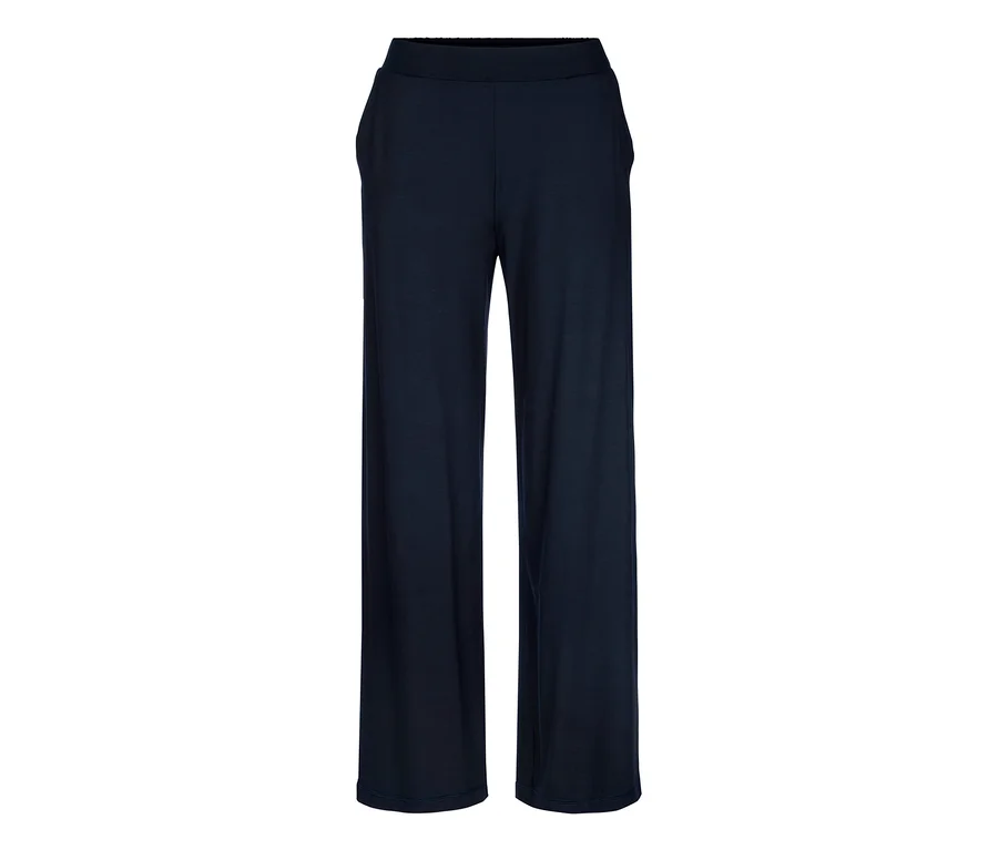 Dunkelblaue, weit geschnittene Hose mit elastischem Bund und seitlichen Taschen.