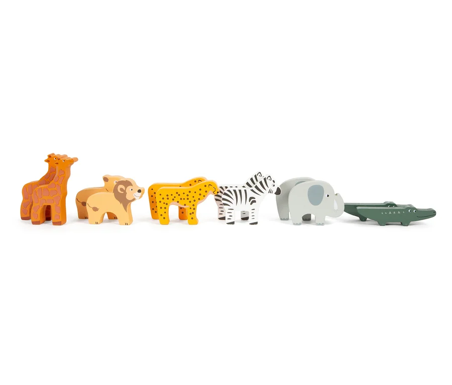 Holzspielzeugtiere: Giraffen, Löwen, Geparden, Zebras, Elefanten und Krokodile.