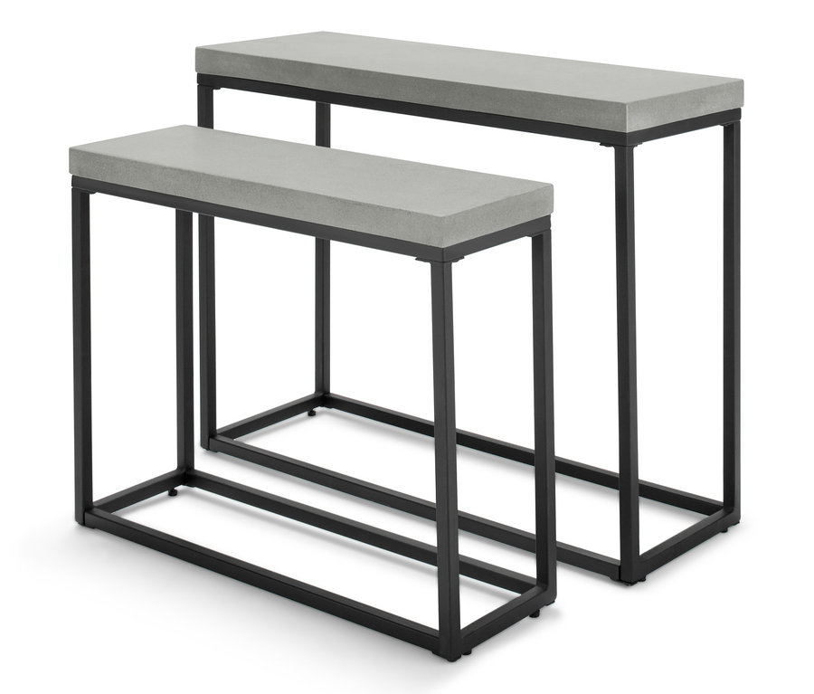 Zwei Metall-Konsolentische in Betonoptik stehen auf einem weißen Hintergrund.
