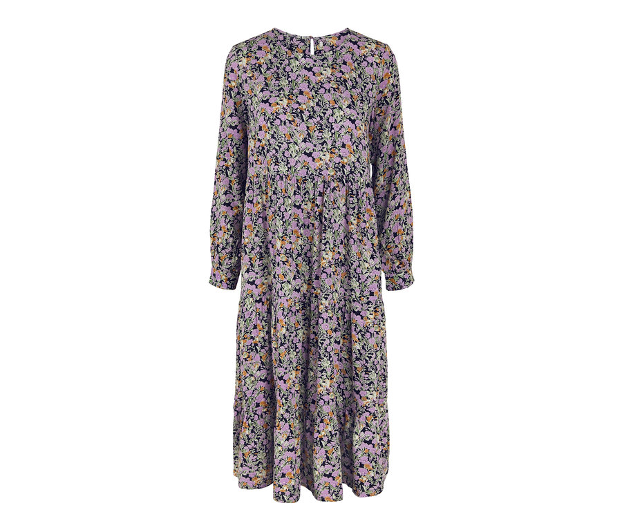 Ein geblümtes Midikleid mit langen Ärmeln.