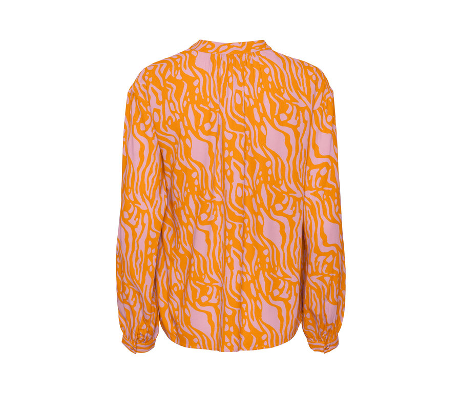 Detail einer Bluse mit Print.