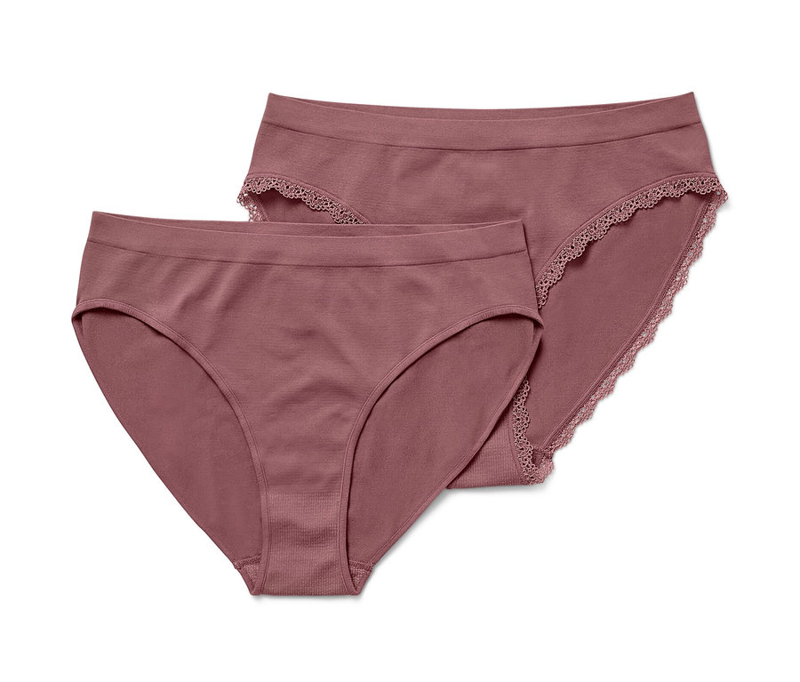 Zwei braune Seamless-Slips.