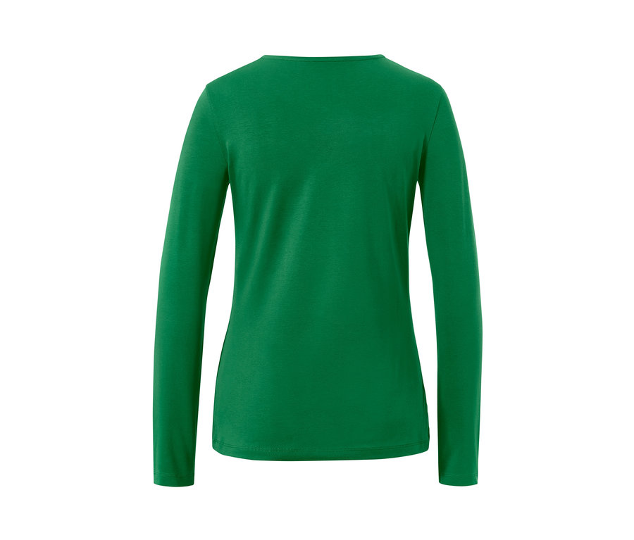 Grünes Langarmshirt.