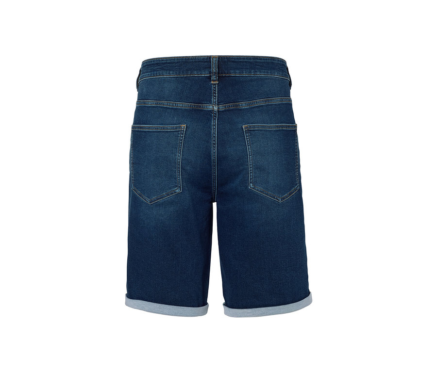 Detailansicht der Rückseite der Comfort Jeans-Shorts.