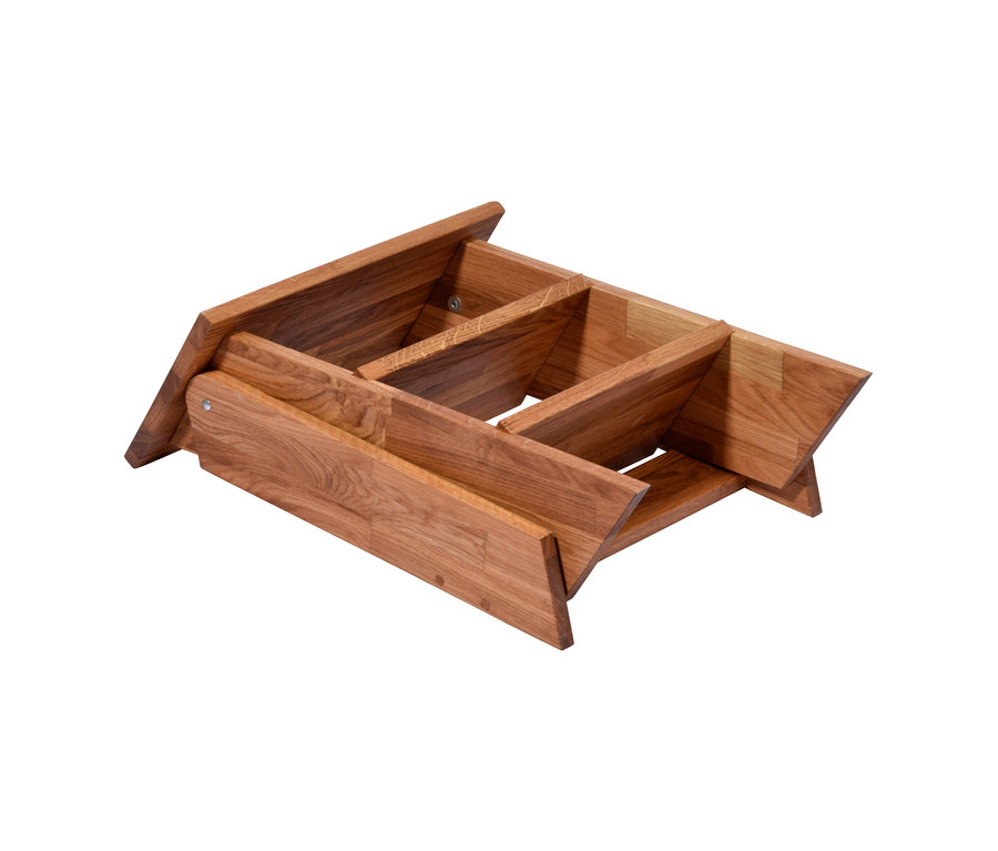 Zusammengeklappter Tritthocker aus Holz.