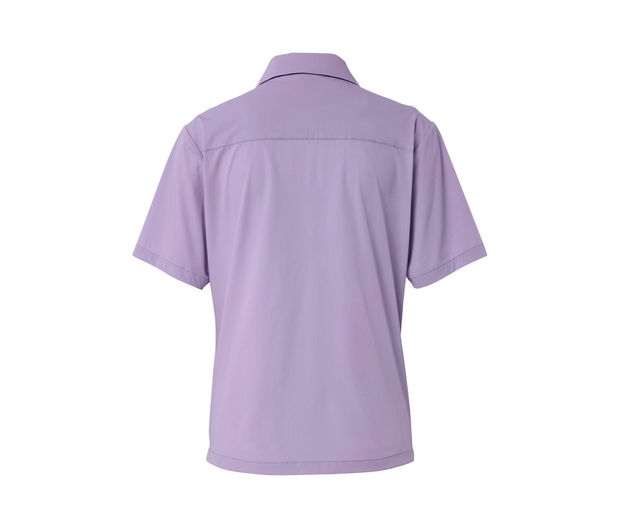Rückansicht einer lila Outdoorbluse.