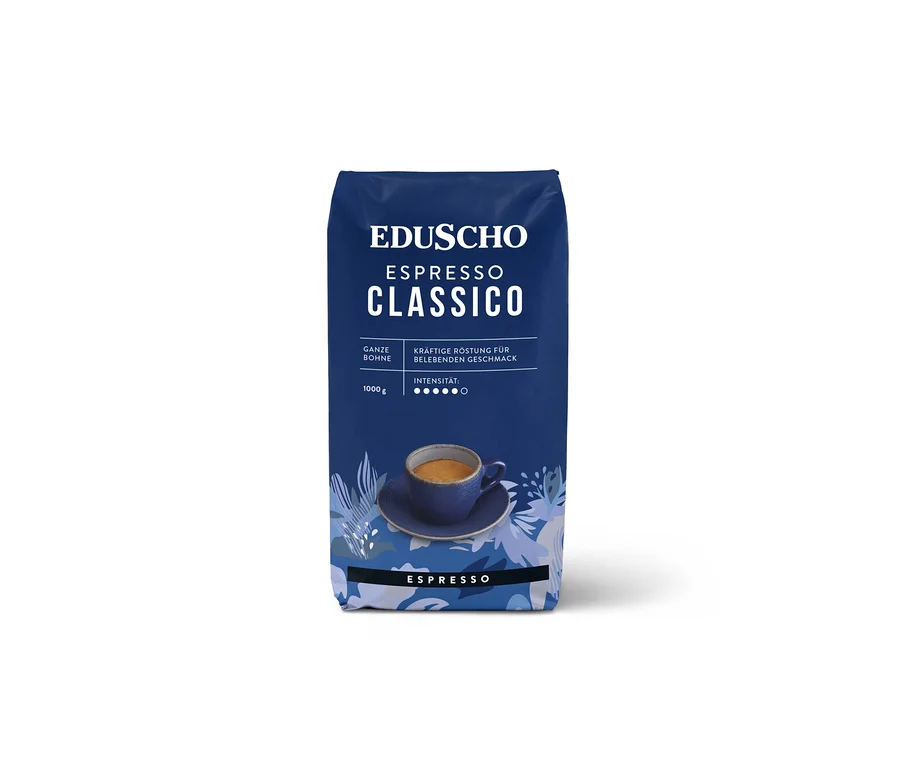 Eine Packung EDU Espresso Classico 1000g Ventil mit einer Tasse Espresso.