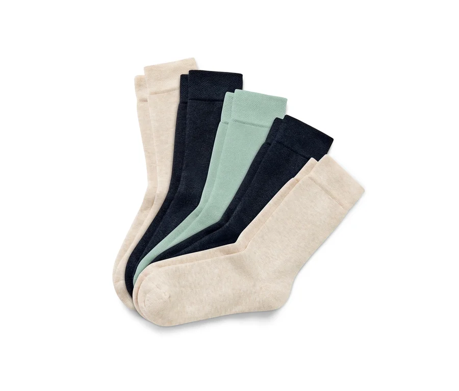 Fünf Paar Thermosocken.
