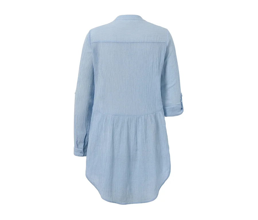 Rückansicht einer gestreiften Longbluse.