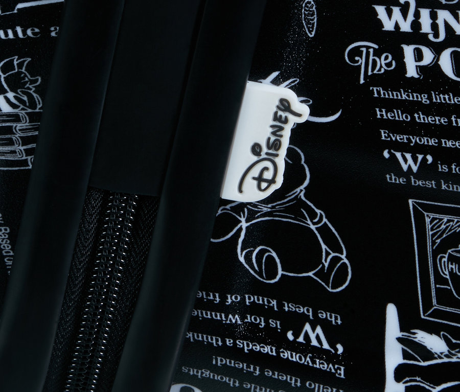 Detailansicht eines American Tourister Wavebreaker »Winnie Poo« Koffers mit schwarz-weiß Muster.