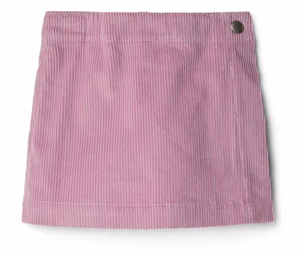 Rosa Cord-Minirock mit vertikalen Rippen und einem silbernen Knopf am rechten Bund.