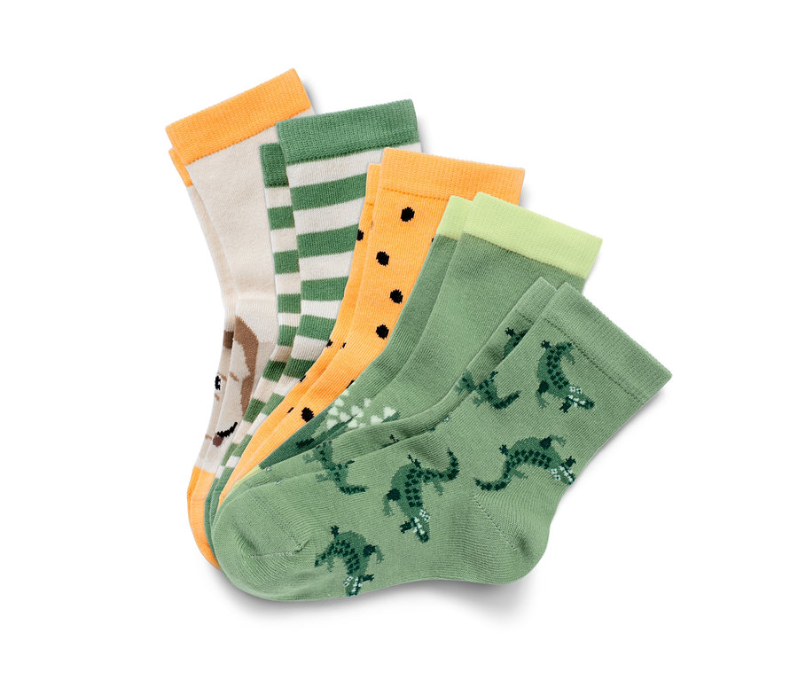Fünf Paar Kinder-Socken mit verschiedenen Mustern.