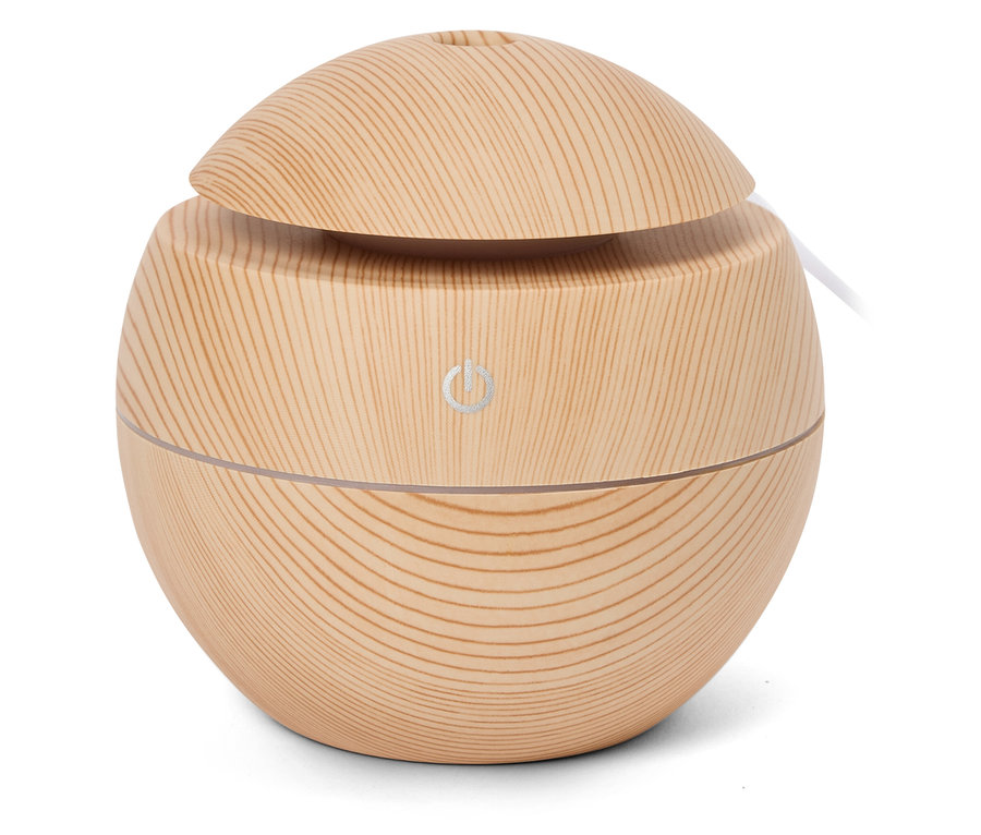 Ein hellbrauner, kugelförmiger Luftbefeuchter mit Holzmaserung und einem silbernen Power-Button auf der Vorderseite.