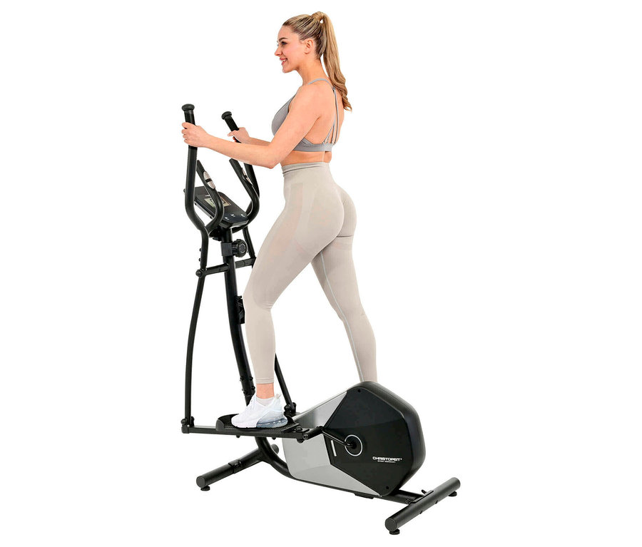 Frau benutzt Christopeit Crosstrainer »CT 5«.