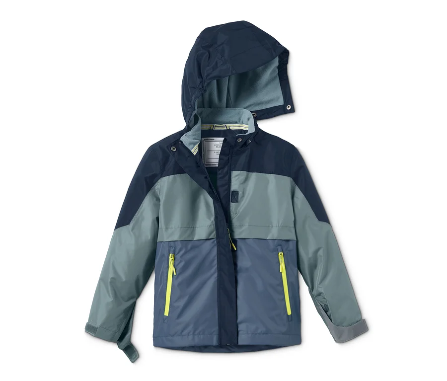 Blau-graue Allwetterjacke aus recyceltem Material mit Kapuze.