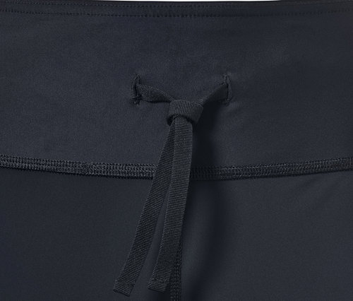 Detailaufnahme einer Fahrradhose mit Kordelzug.