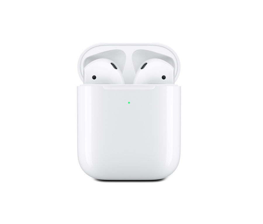 Weißes Gehäuse mit geöffnetem Deckel, im Inneren sind Apple AirPods 2. Generation Kopfhörer zu sehen.