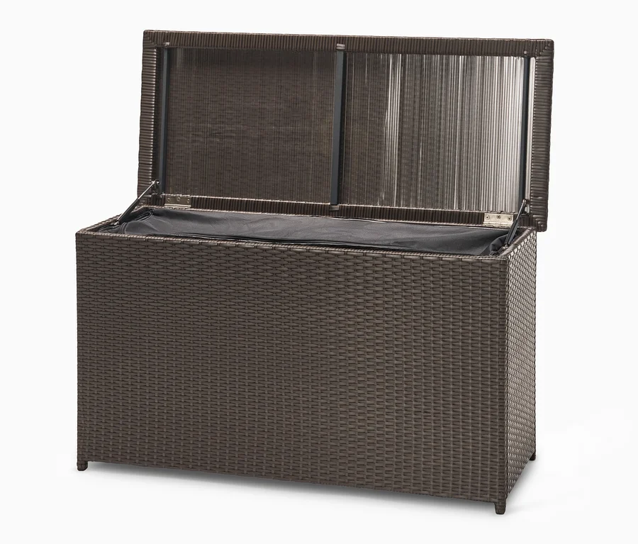 Geöffnete Auflagenbox mit Polyrattangeflecht.
