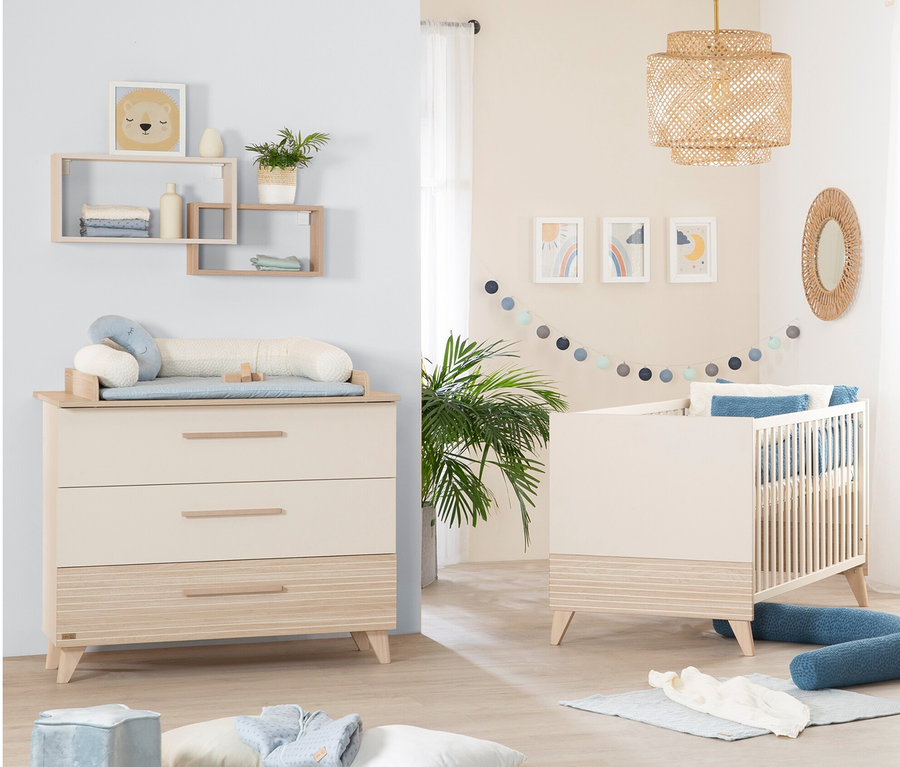 Kinderzimmer mit Wickelkommode und Kinderbett. Roba Set »Sidney« 3-teilig, Kaschmir.